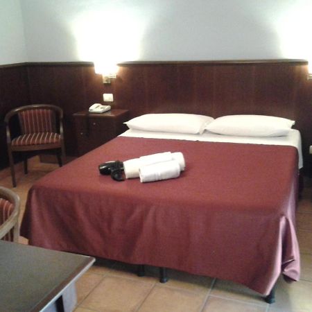 Casale Maginulfo Hotel Roccamandolfi ภายนอก รูปภาพ
