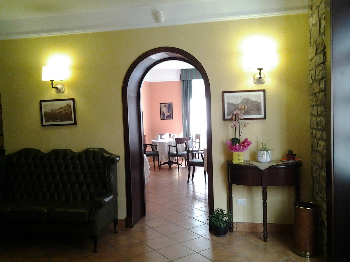 Casale Maginulfo Hotel Roccamandolfi ภายนอก รูปภาพ