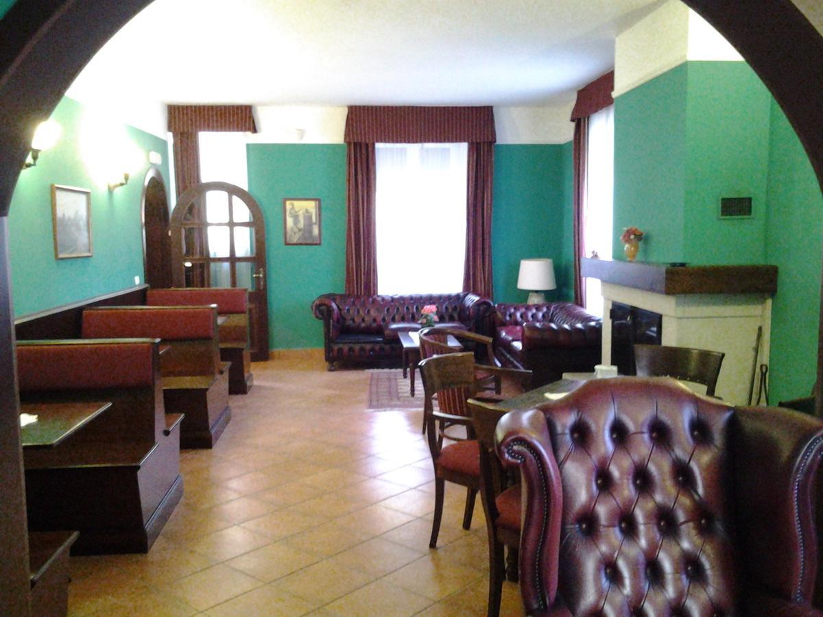 Casale Maginulfo Hotel Roccamandolfi ภายนอก รูปภาพ