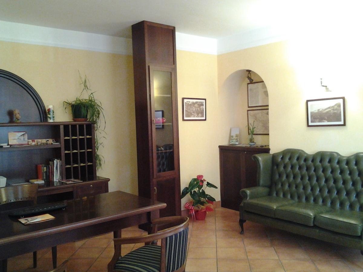 Casale Maginulfo Hotel Roccamandolfi ภายนอก รูปภาพ