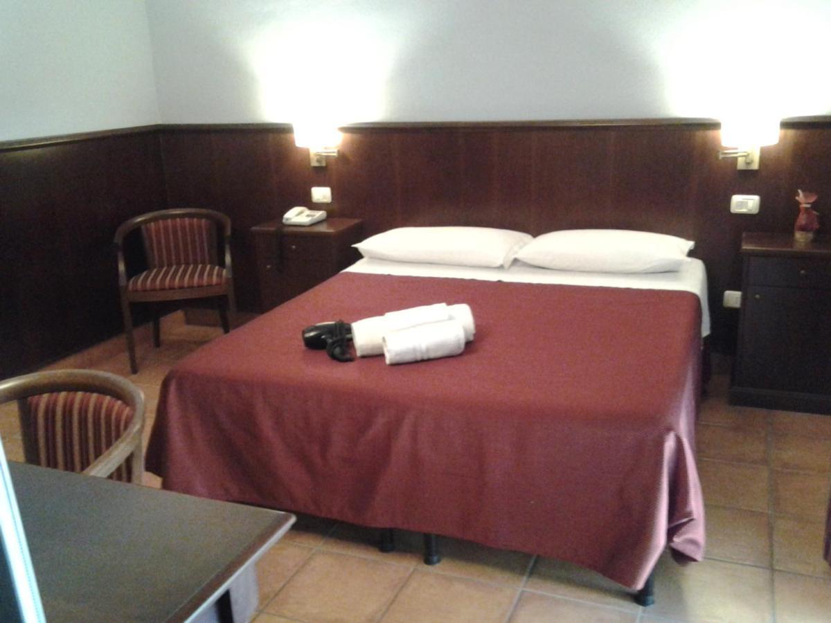 Casale Maginulfo Hotel Roccamandolfi ภายนอก รูปภาพ